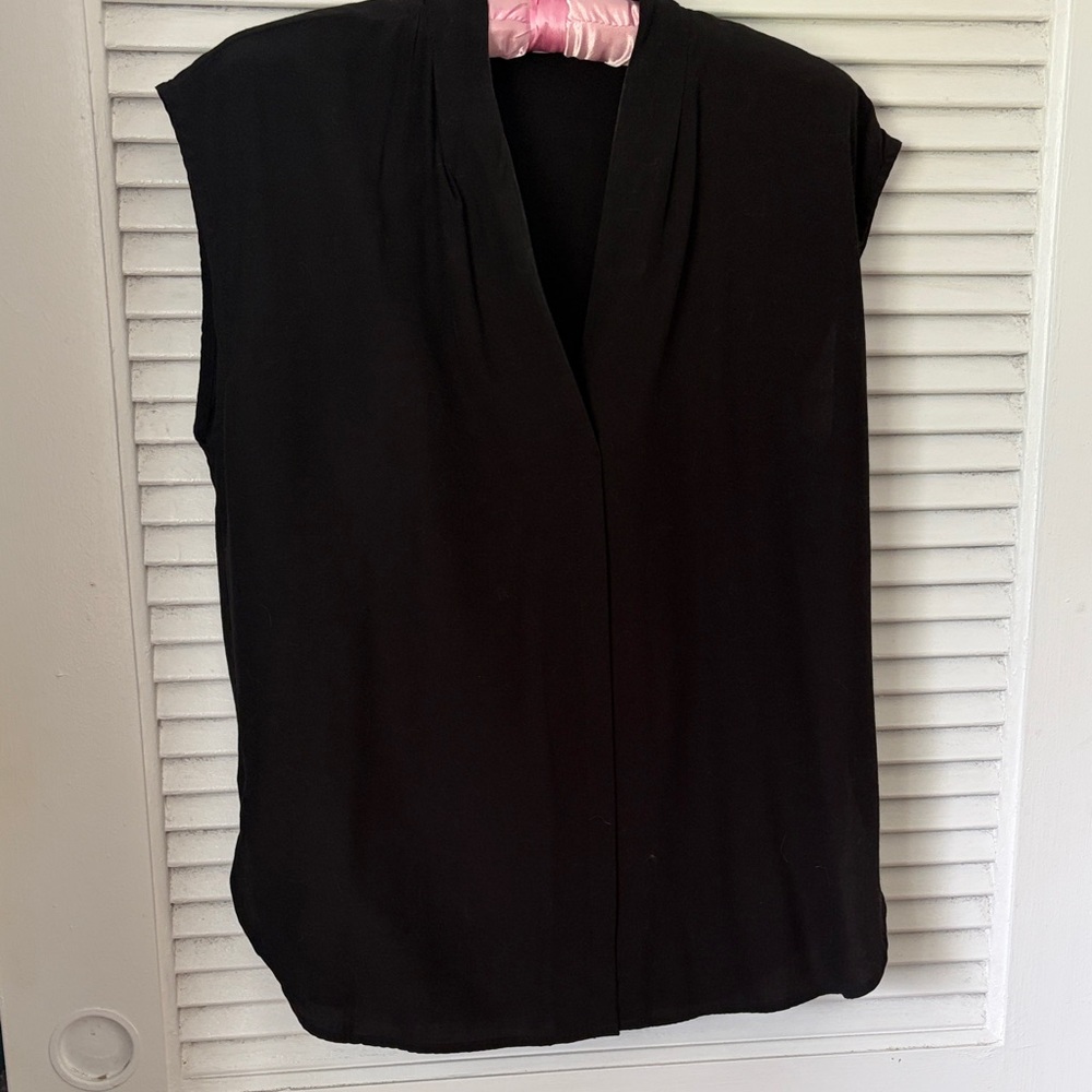 Elegant Black Women's sleeveless blouse